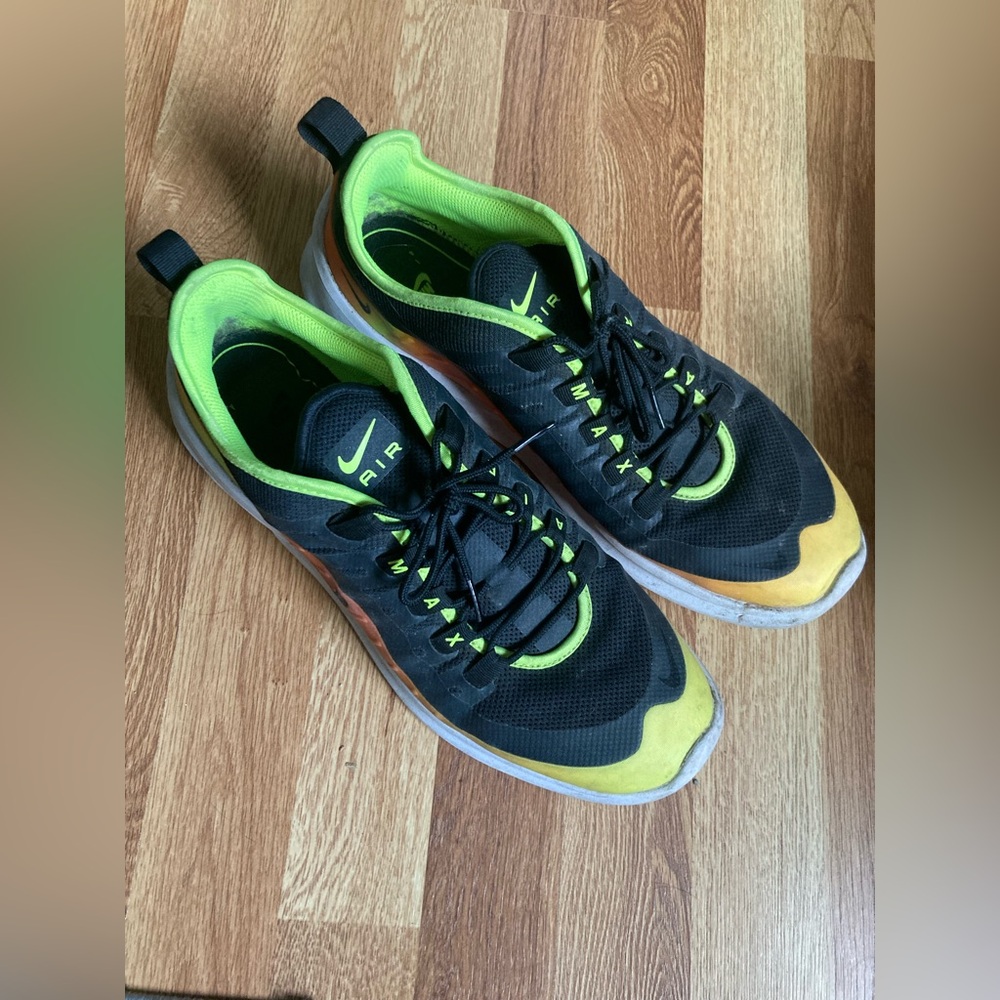 Nike Air Max Axis